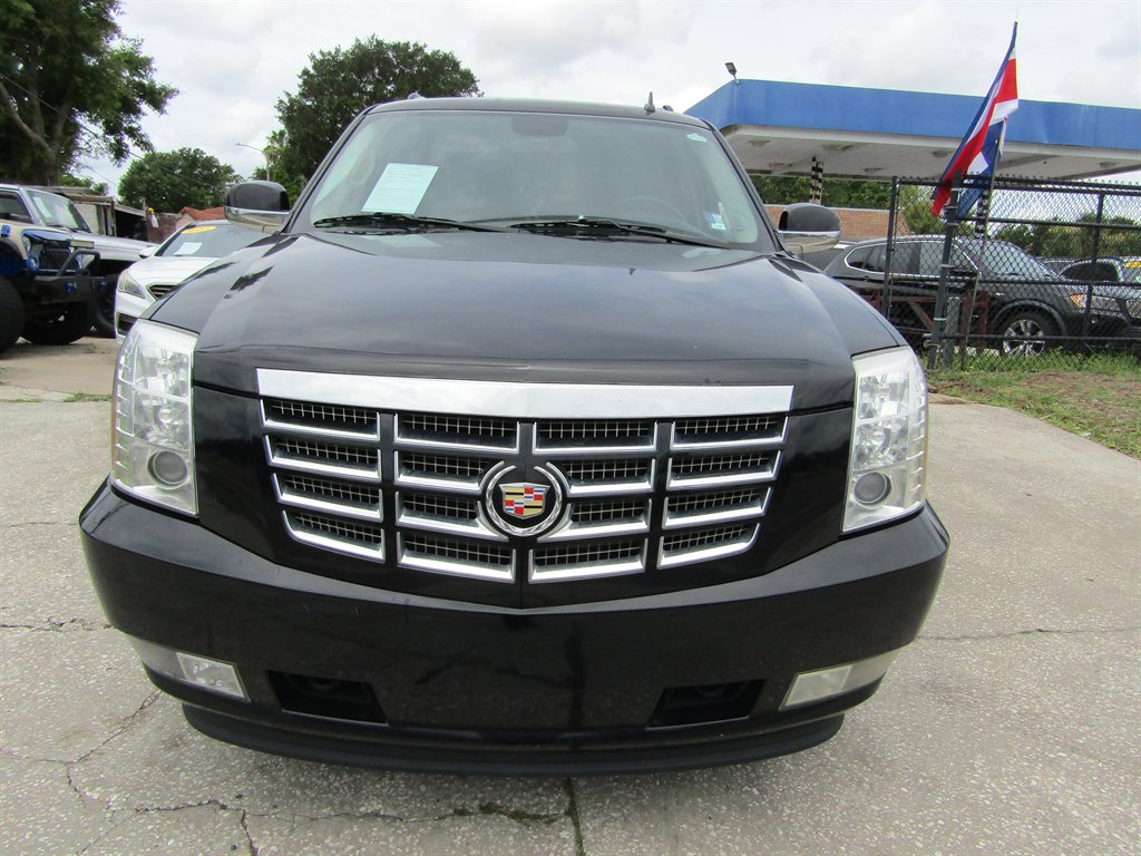 2011 Cadillac Escalade ESV 2WD Premium's photo