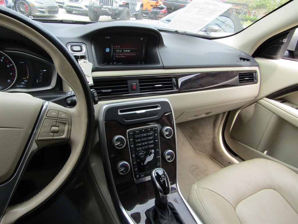 2015 Volvo XC70 T6 - Photo 12