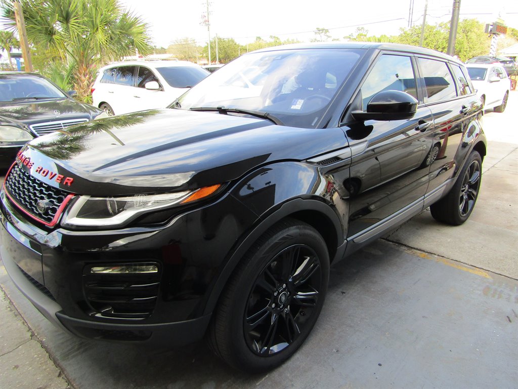 2018 Land Rover Range Rover Evoque SE's photo