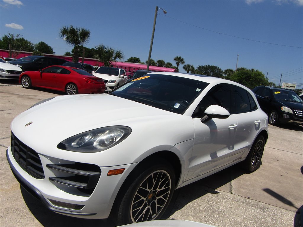 2015 Porsche Macan Turbo's photo
