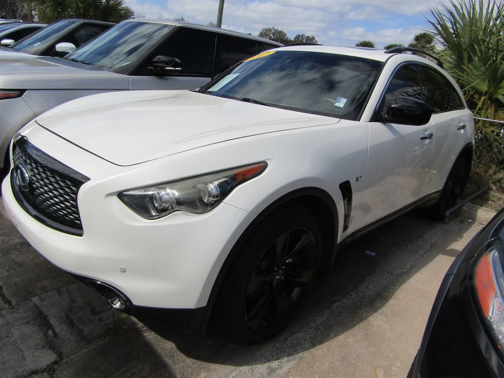 2017 INFINITI QX70 Base