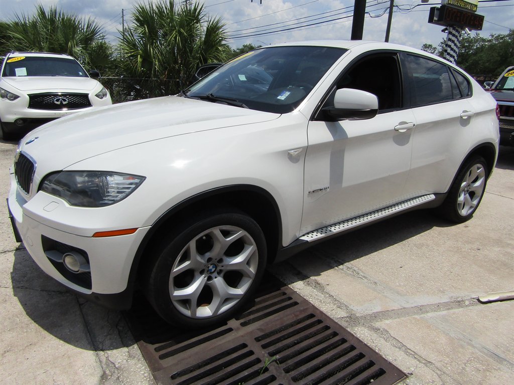 2011 BMW X6 xDrive35i's photo